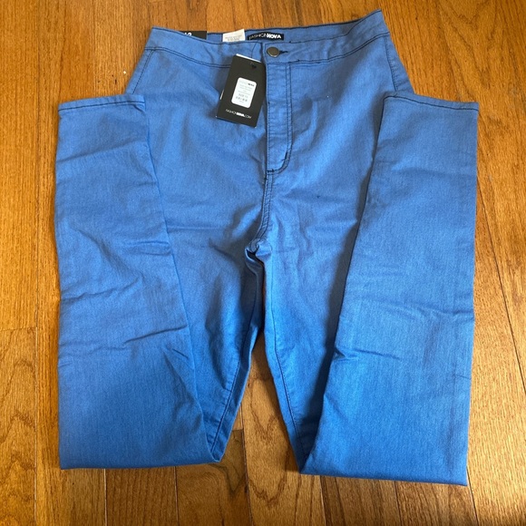 Super High Waisted Denim Skinnies - Picture 3 of 3